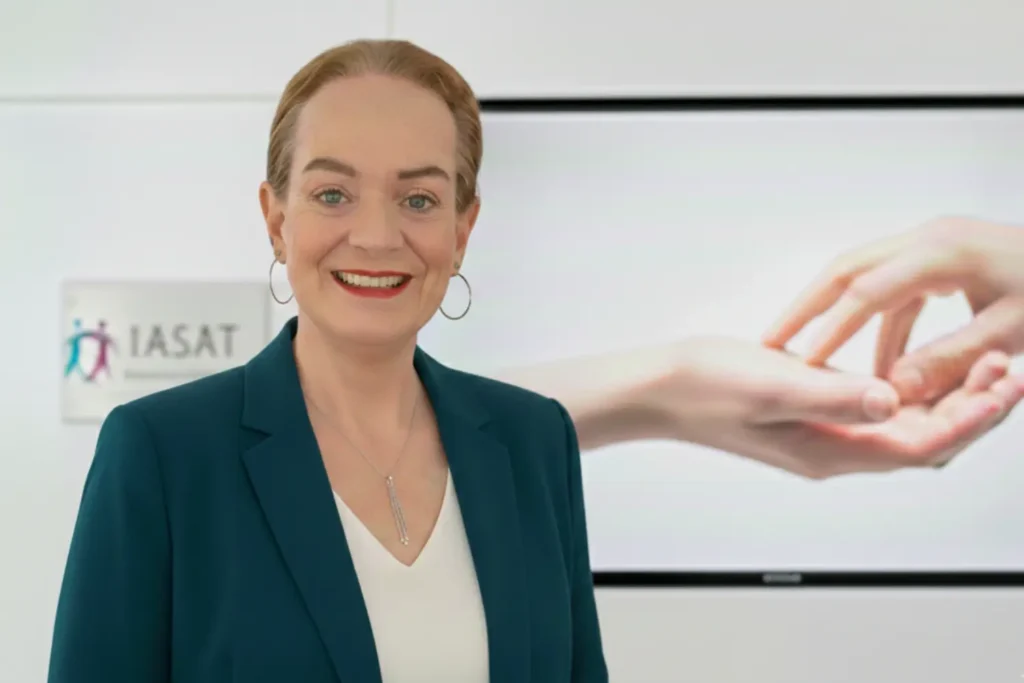 Membre De L'IASAT • Power Of Touch